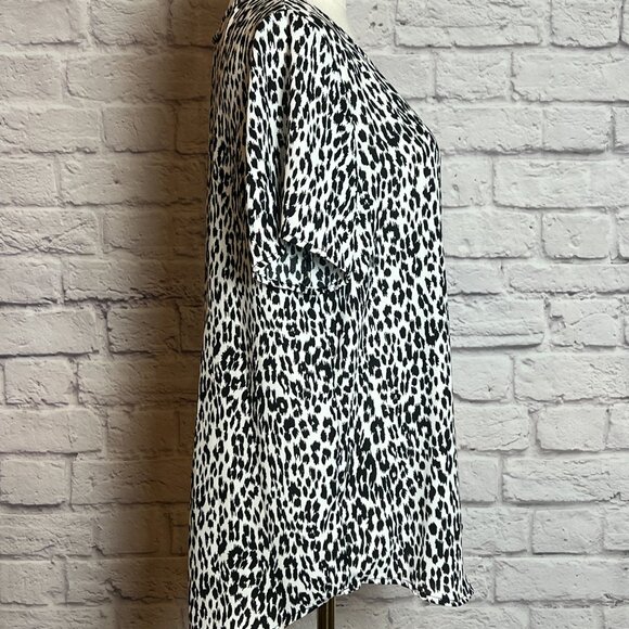 Chelsea & Theodore Snow Leopard Print Blouse — Black & White, Women’s L/G - Picture 2 of 7